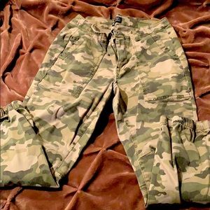 Camo capris